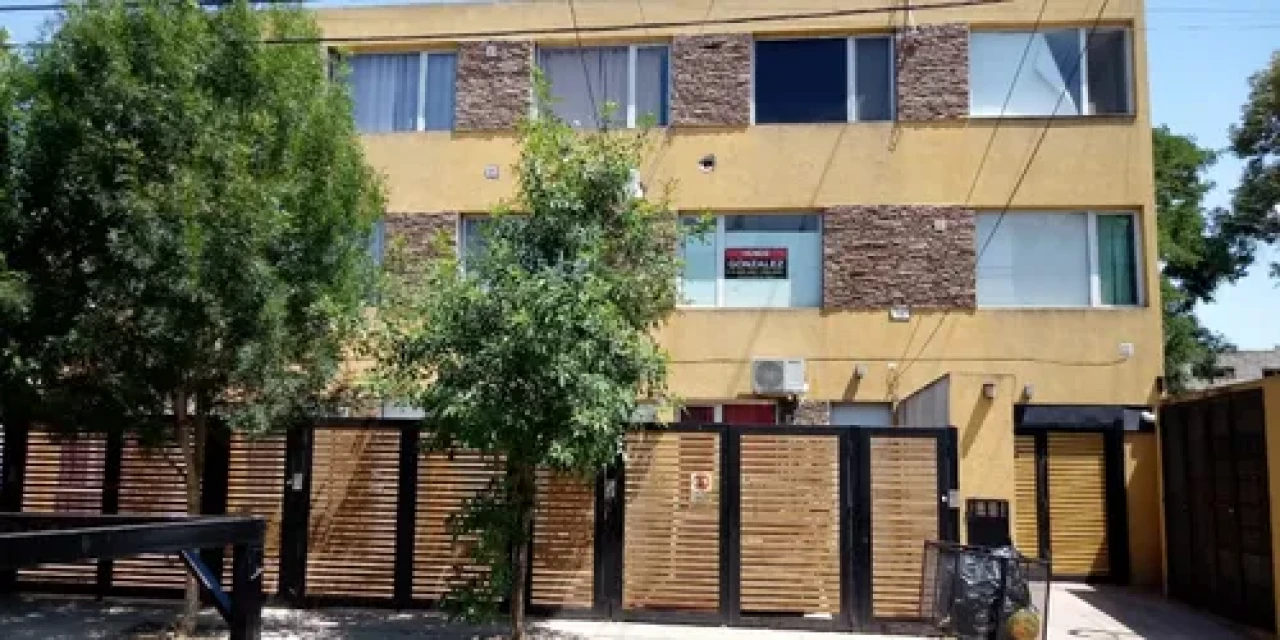 Departamento dos ambientes con cochera